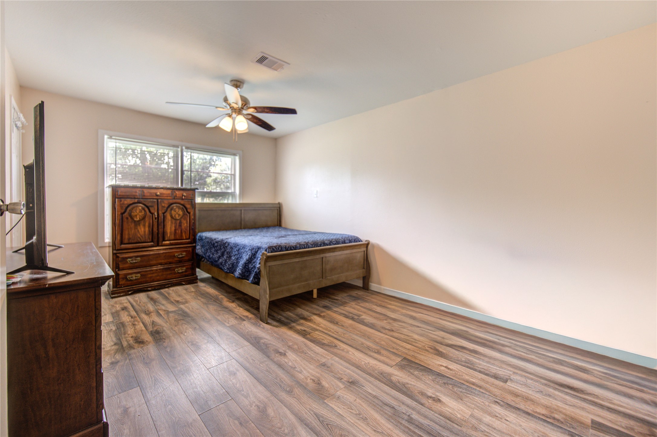 7318 Hummingbird Lane Property Photo 11