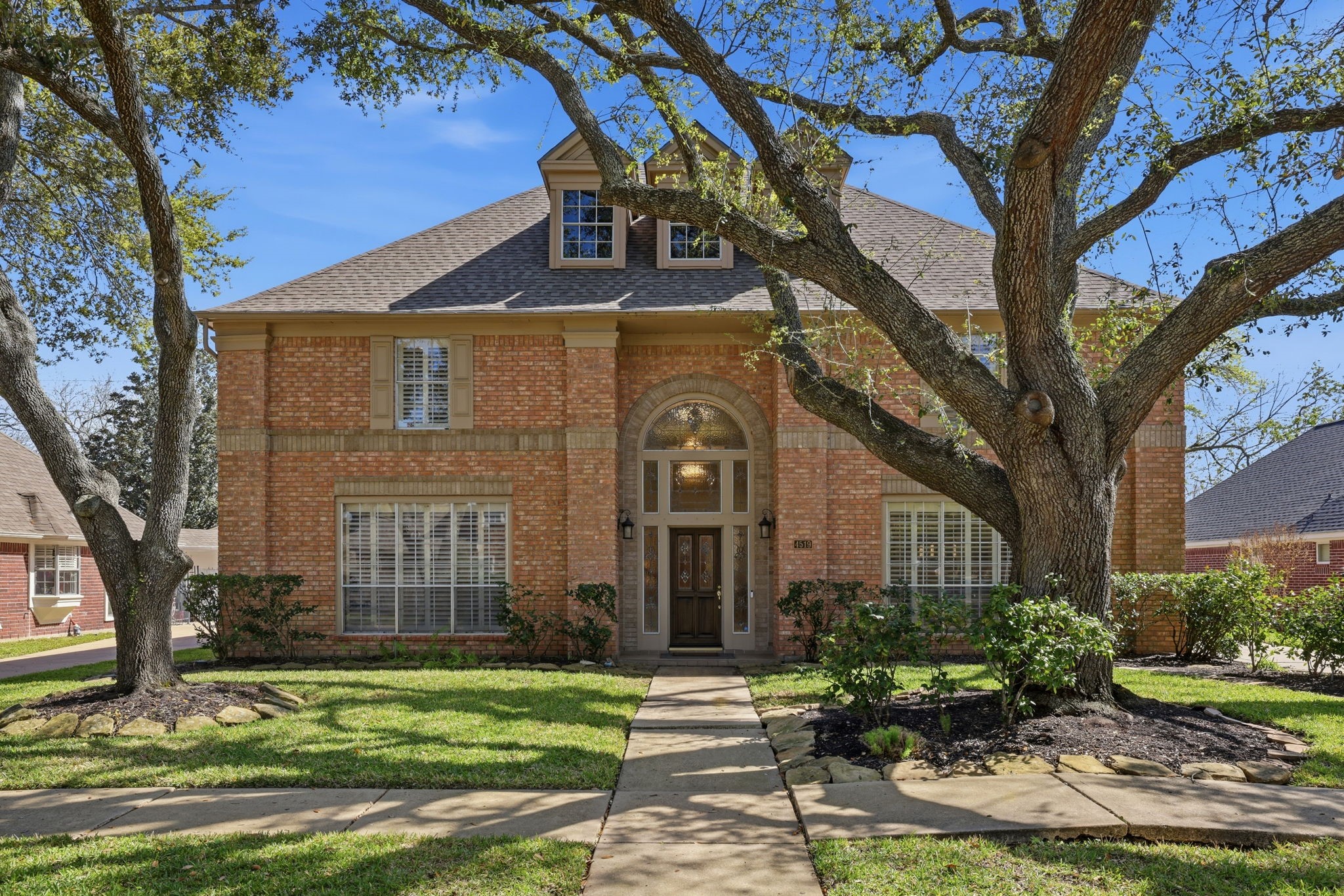 4519 Castlewood Street Property Photo 1