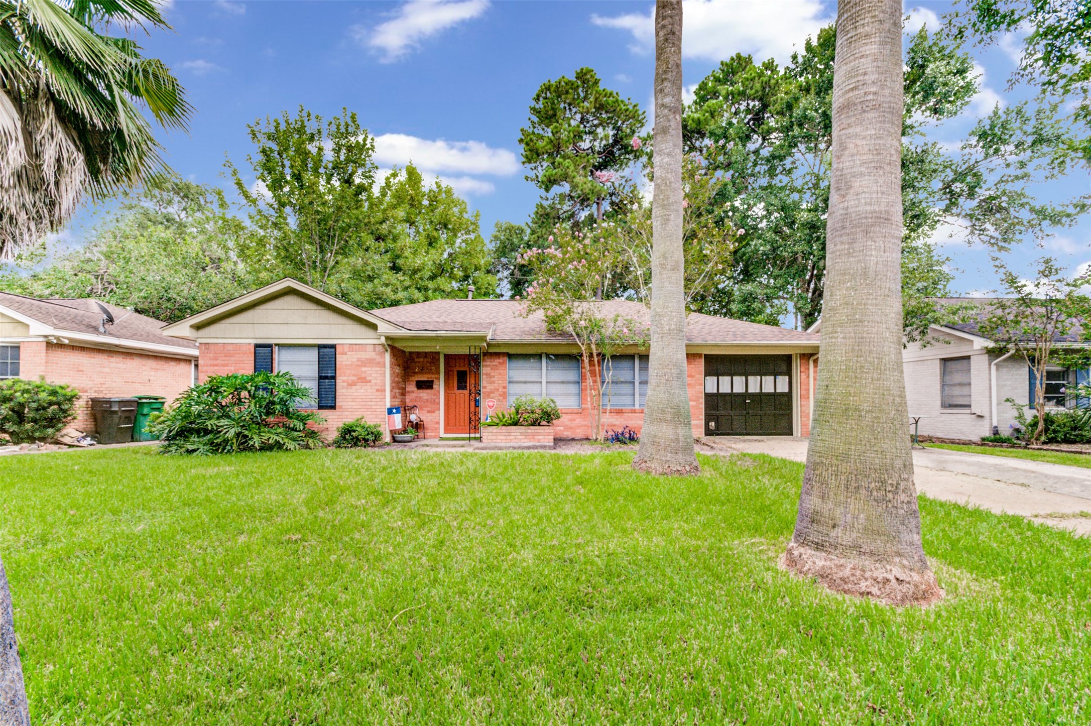 2219 Wakefield Drive Property Photo 1