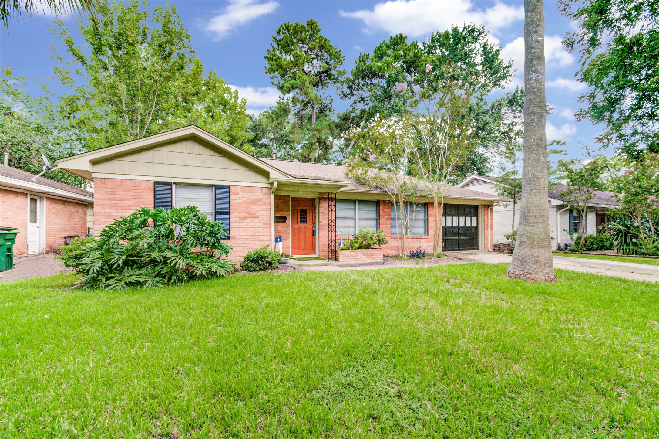 2219 Wakefield Drive Property Photo 3