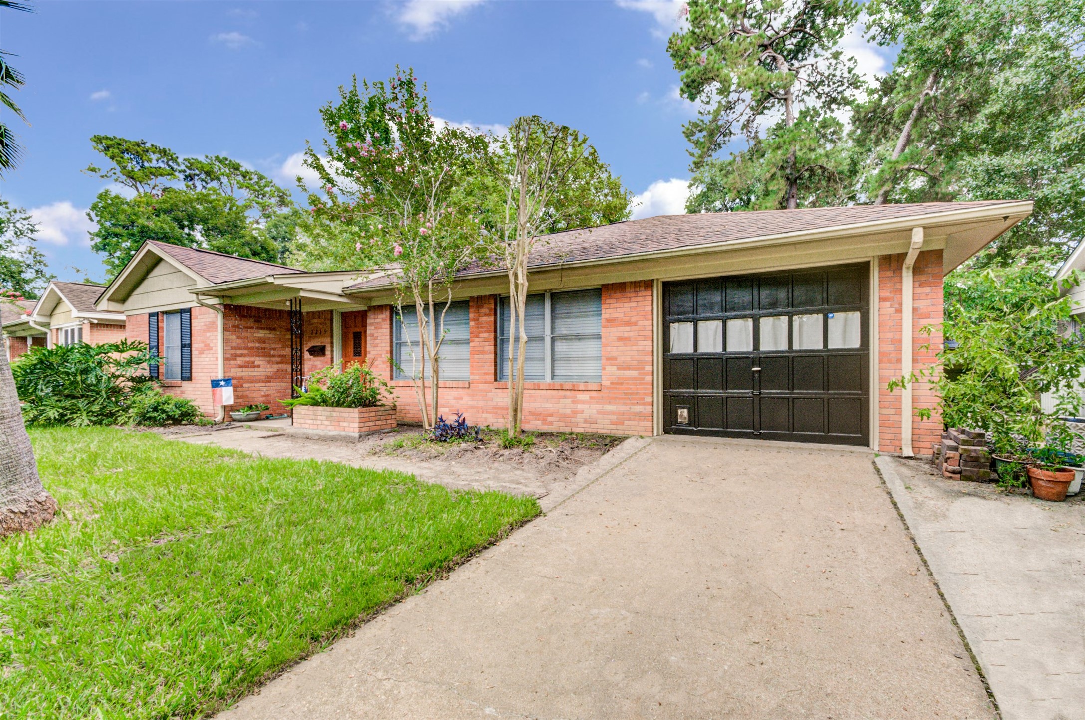 2219 Wakefield Drive Property Photo 5
