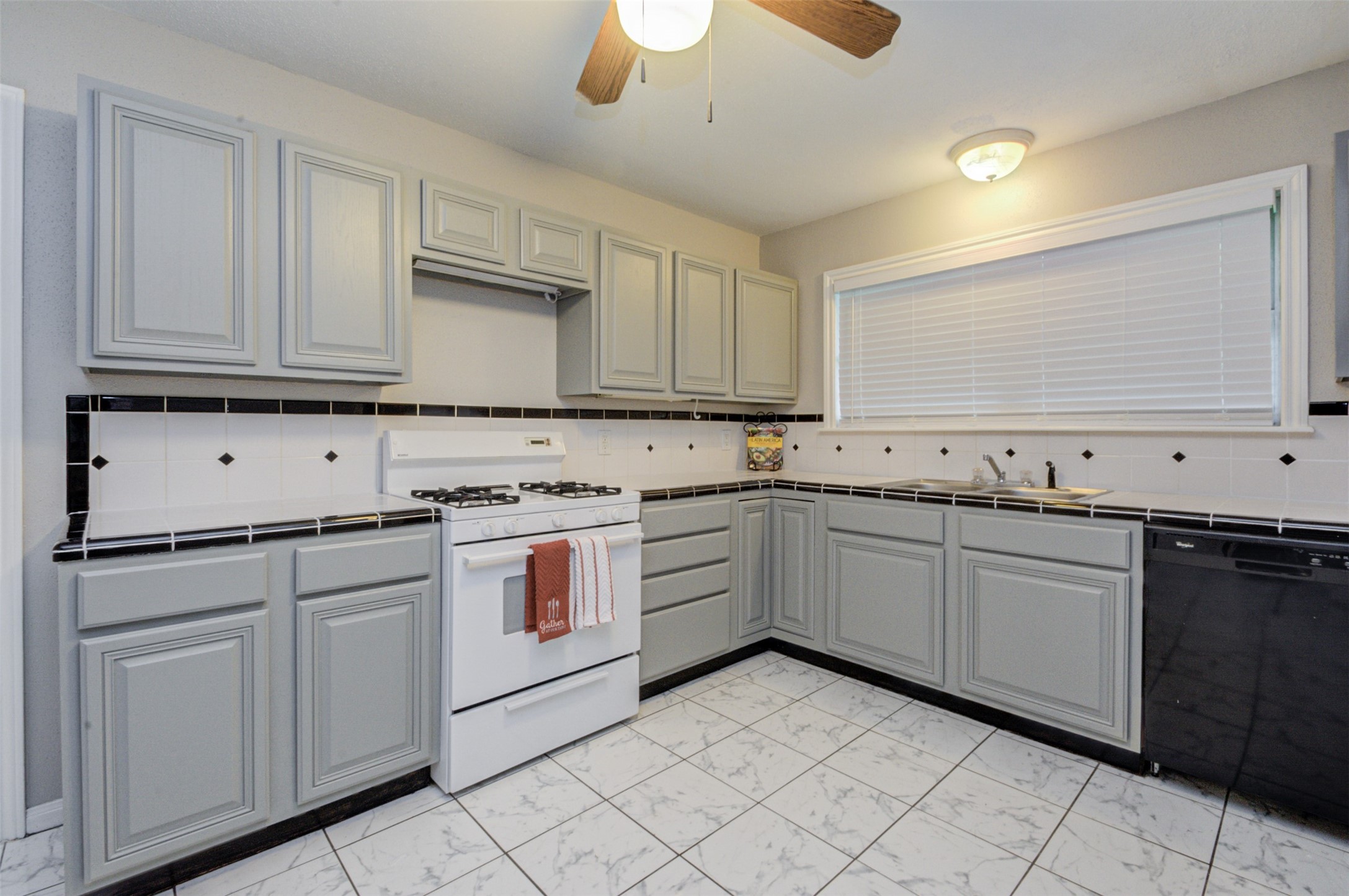 2219 Wakefield Drive Property Photo 8
