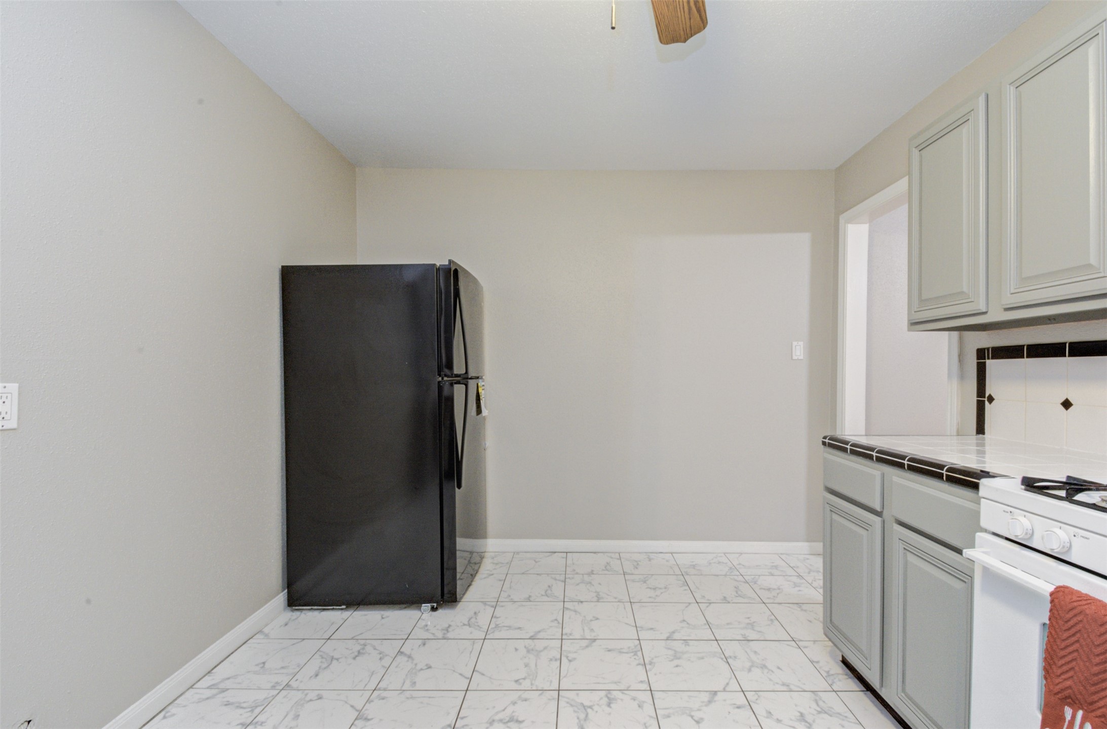 2219 Wakefield Drive Property Photo 10
