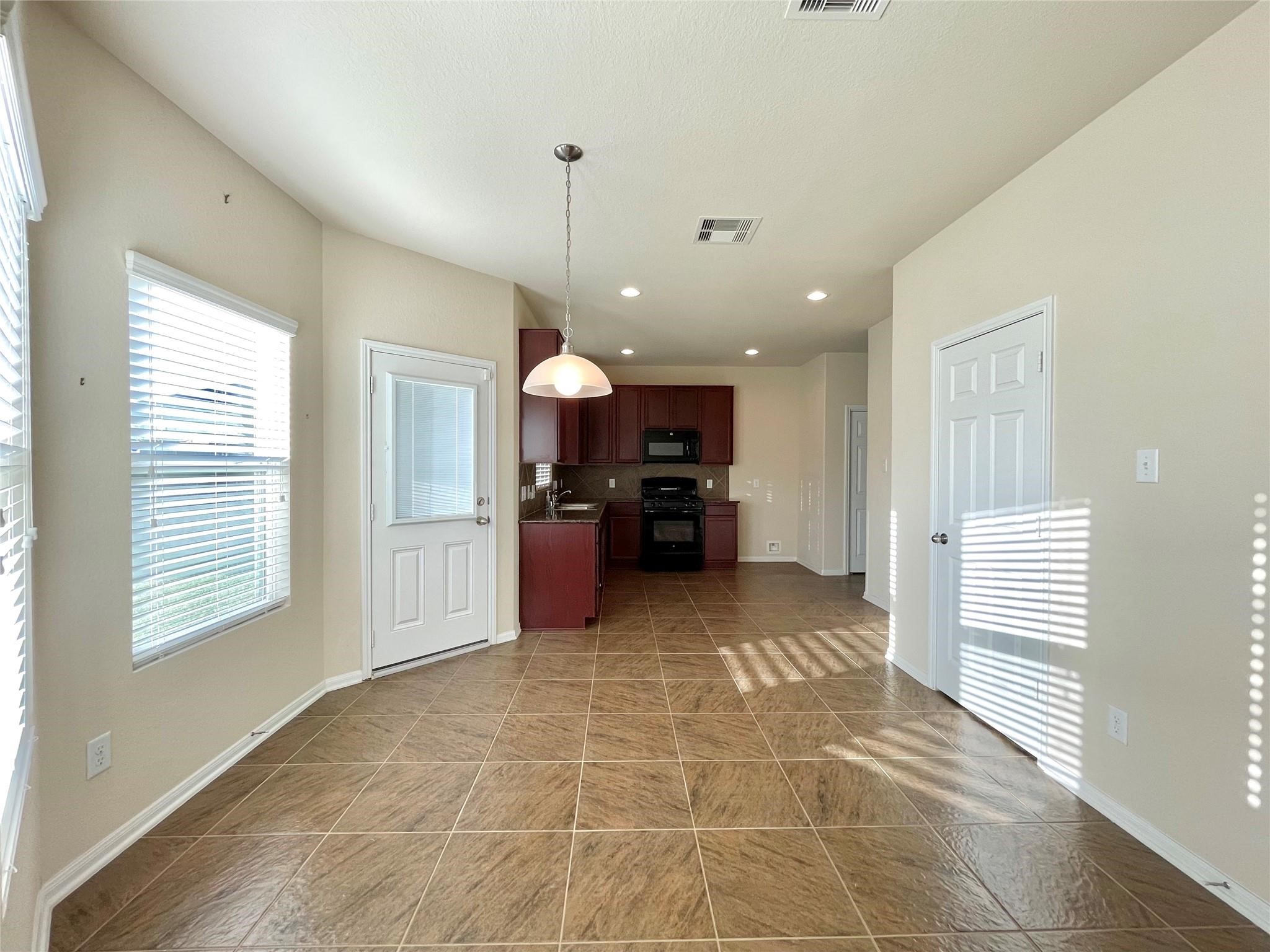 14903 Vinegrove Falls Court Property Photo 6