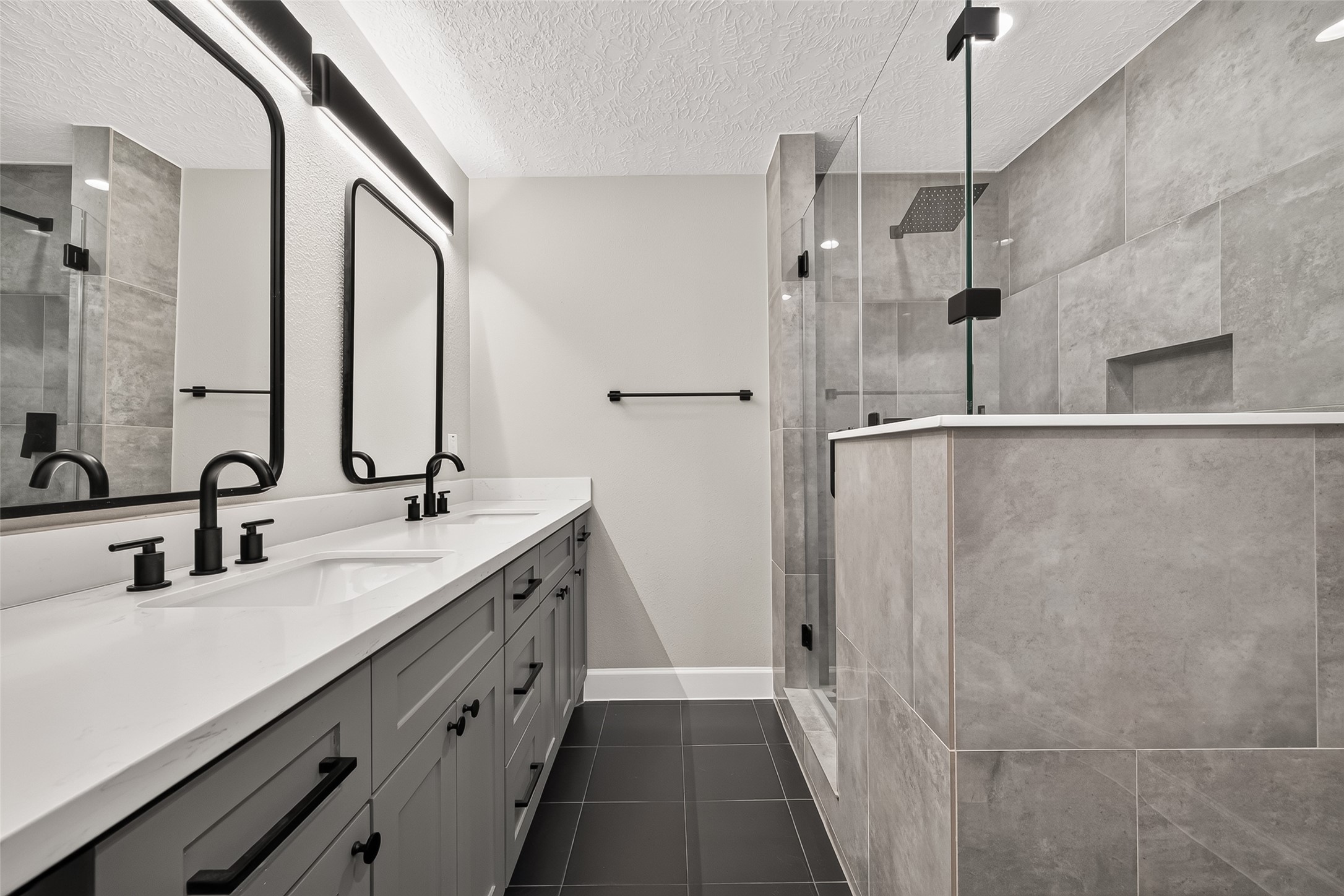 8 N Brook Pebble Court Property Photo 34