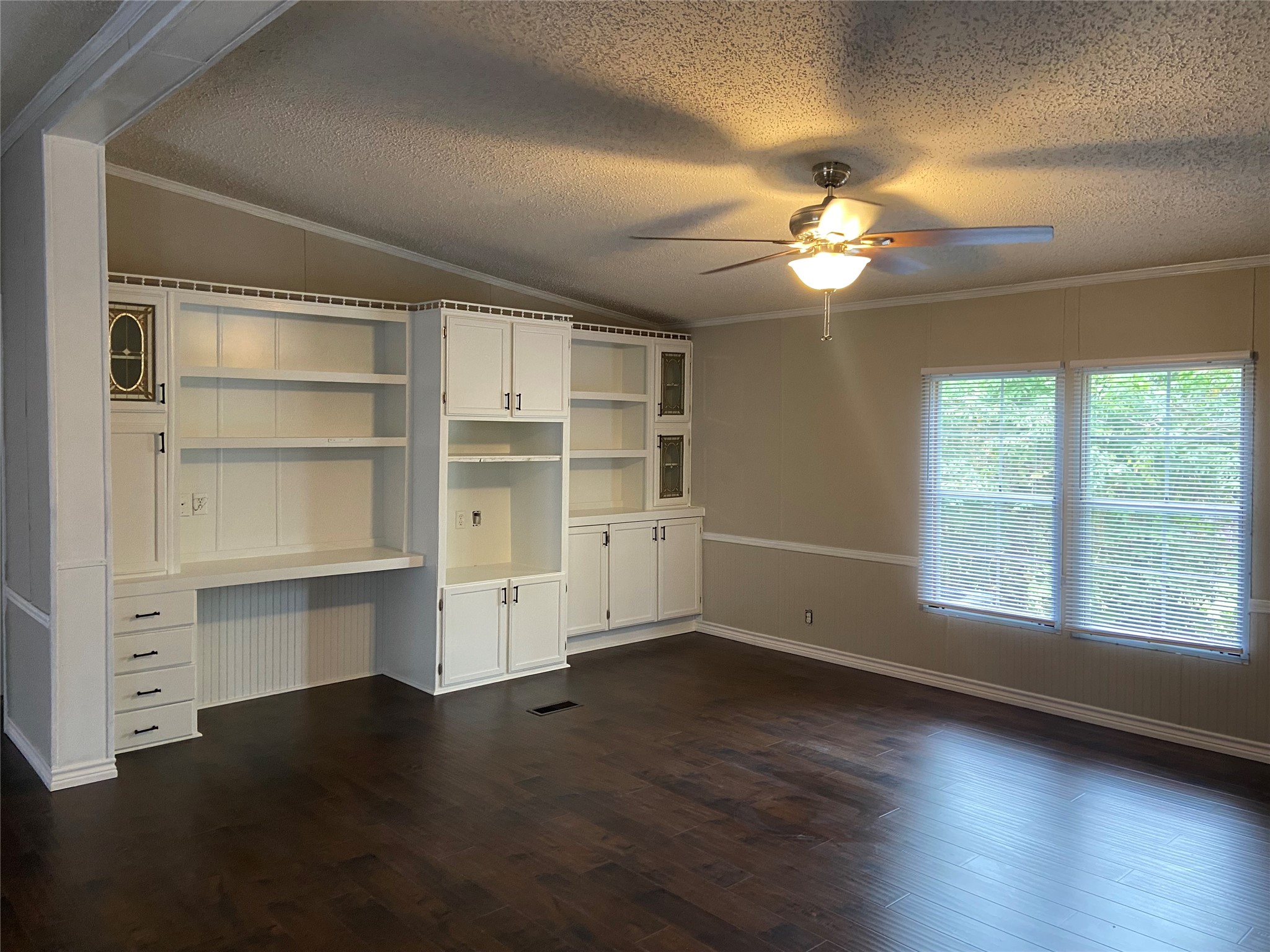 308 Olive Street Property Photo 2