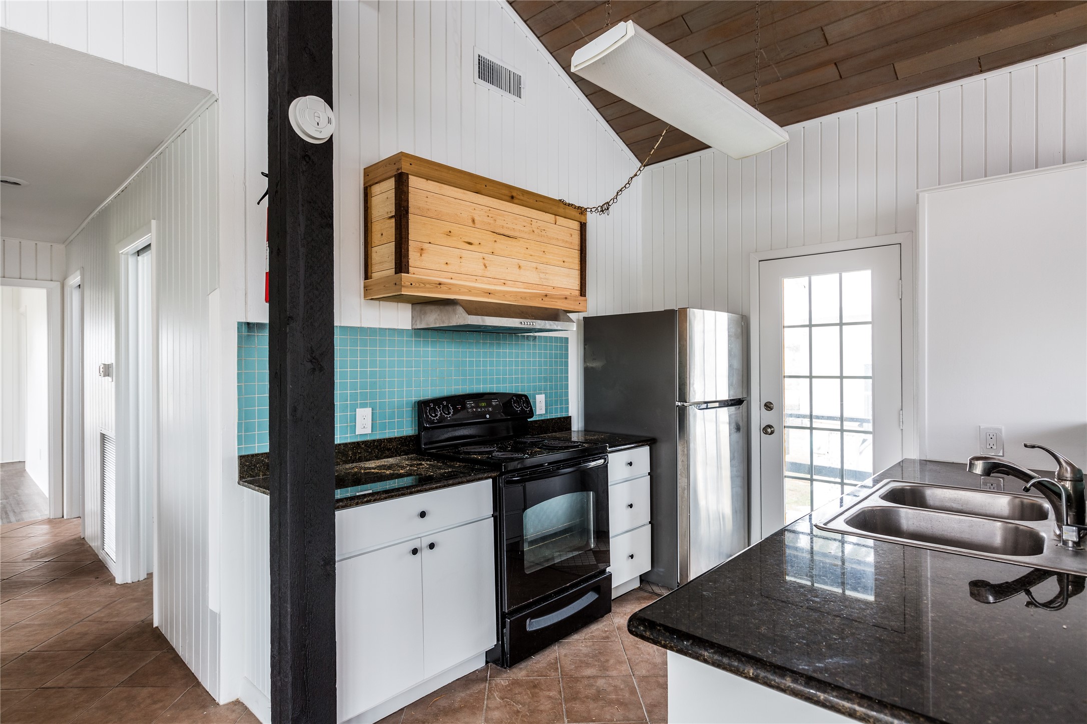 4907 Jolly Roger Road Property Photo 10