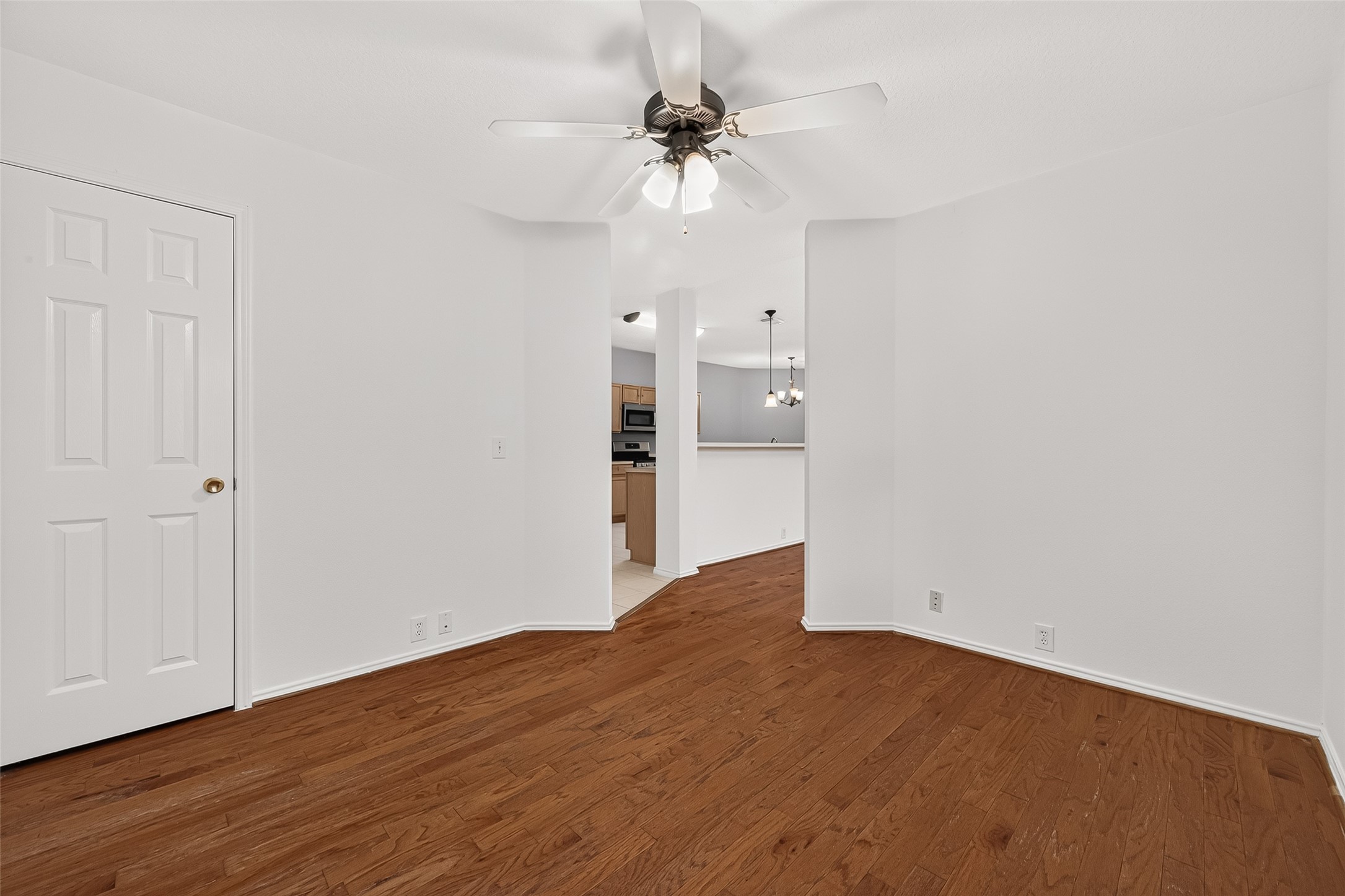 6807 Lauderwick Court Property Photo 6