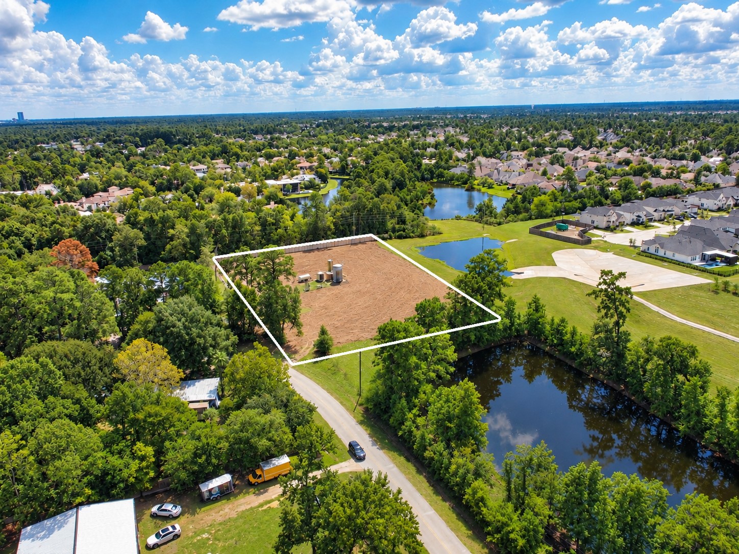 8111 Rolling Oaks Dr Property Photo 3