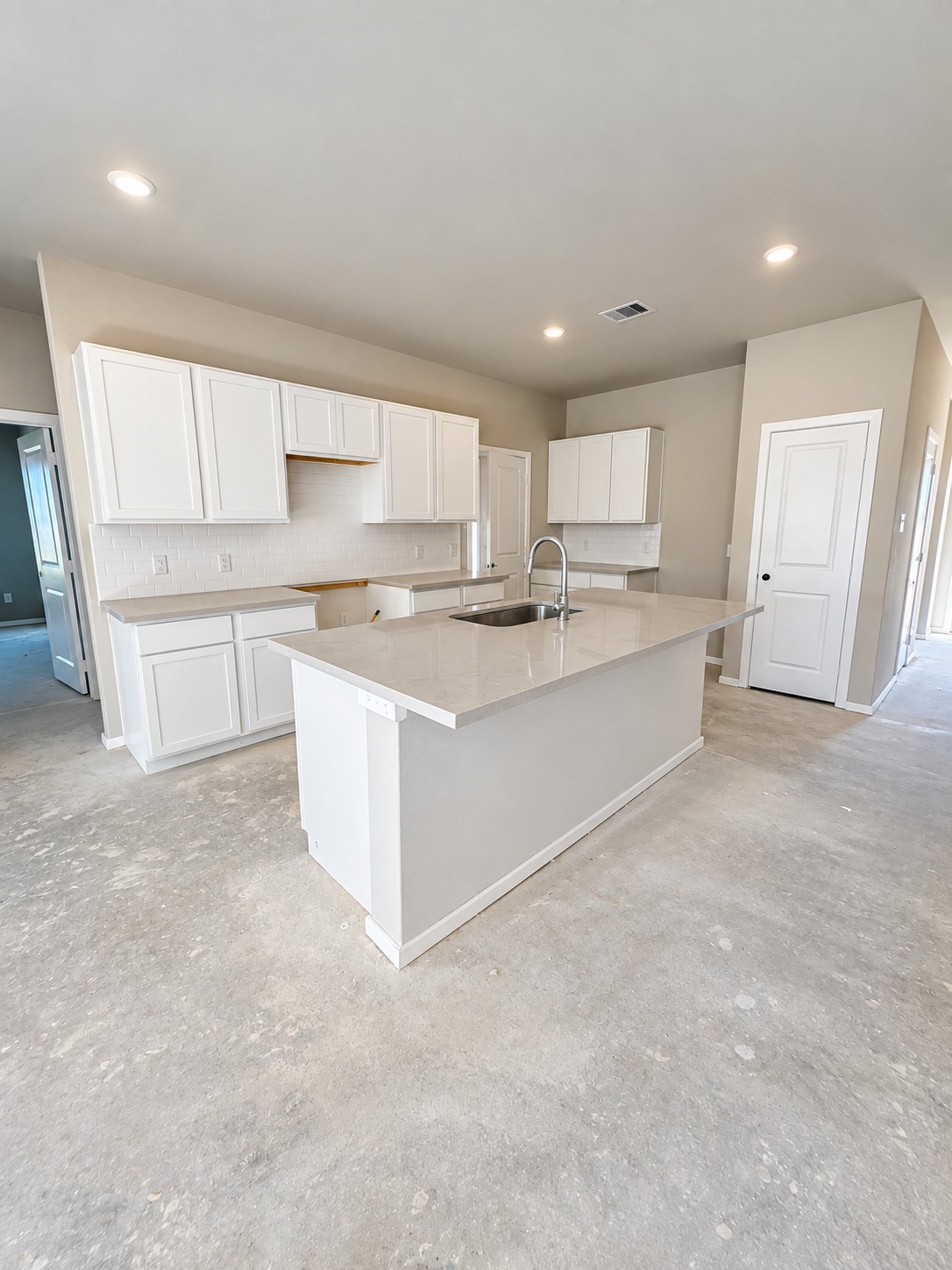 12114 Cannon Cove Lane Property Photo 3