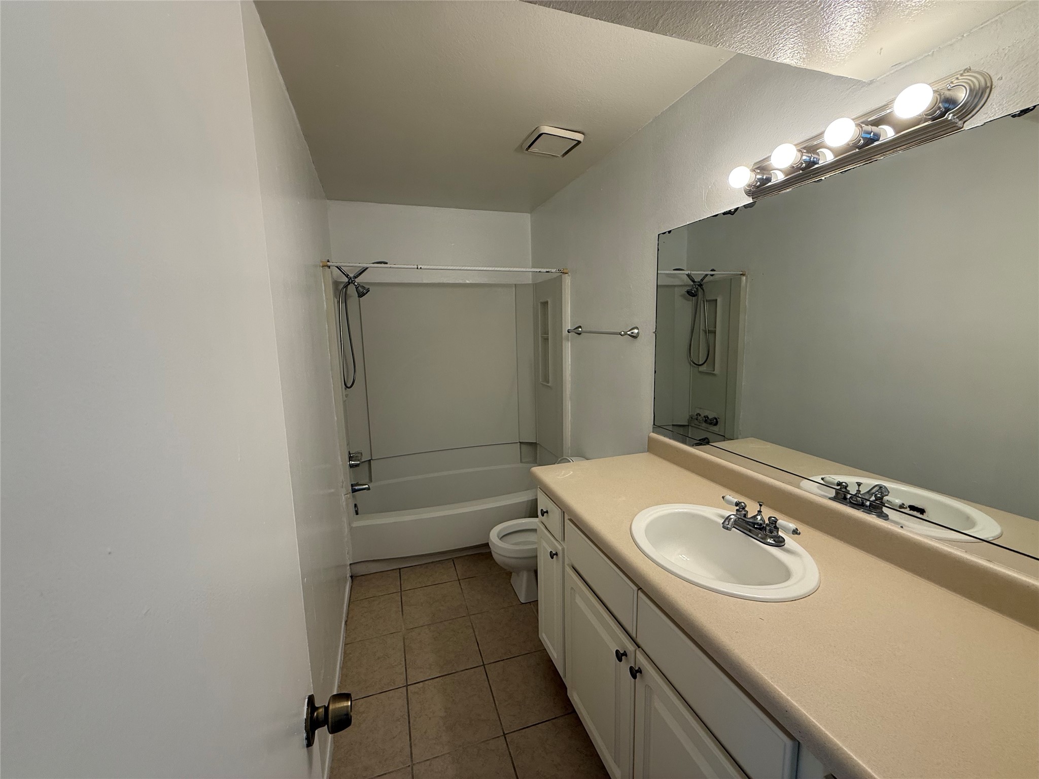 8048 Sands Point Drive D Property Photo 5