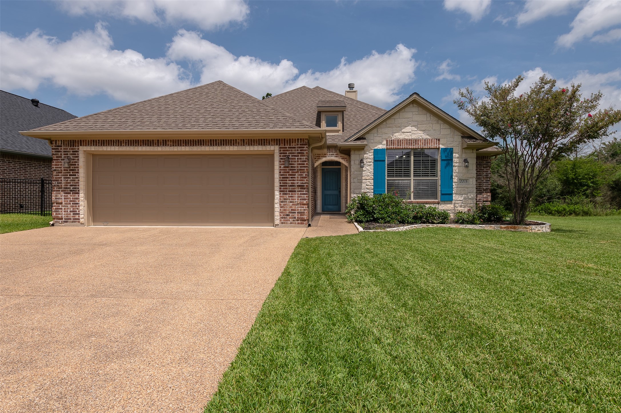 2213 Ironwood Drive Property Photo 1
