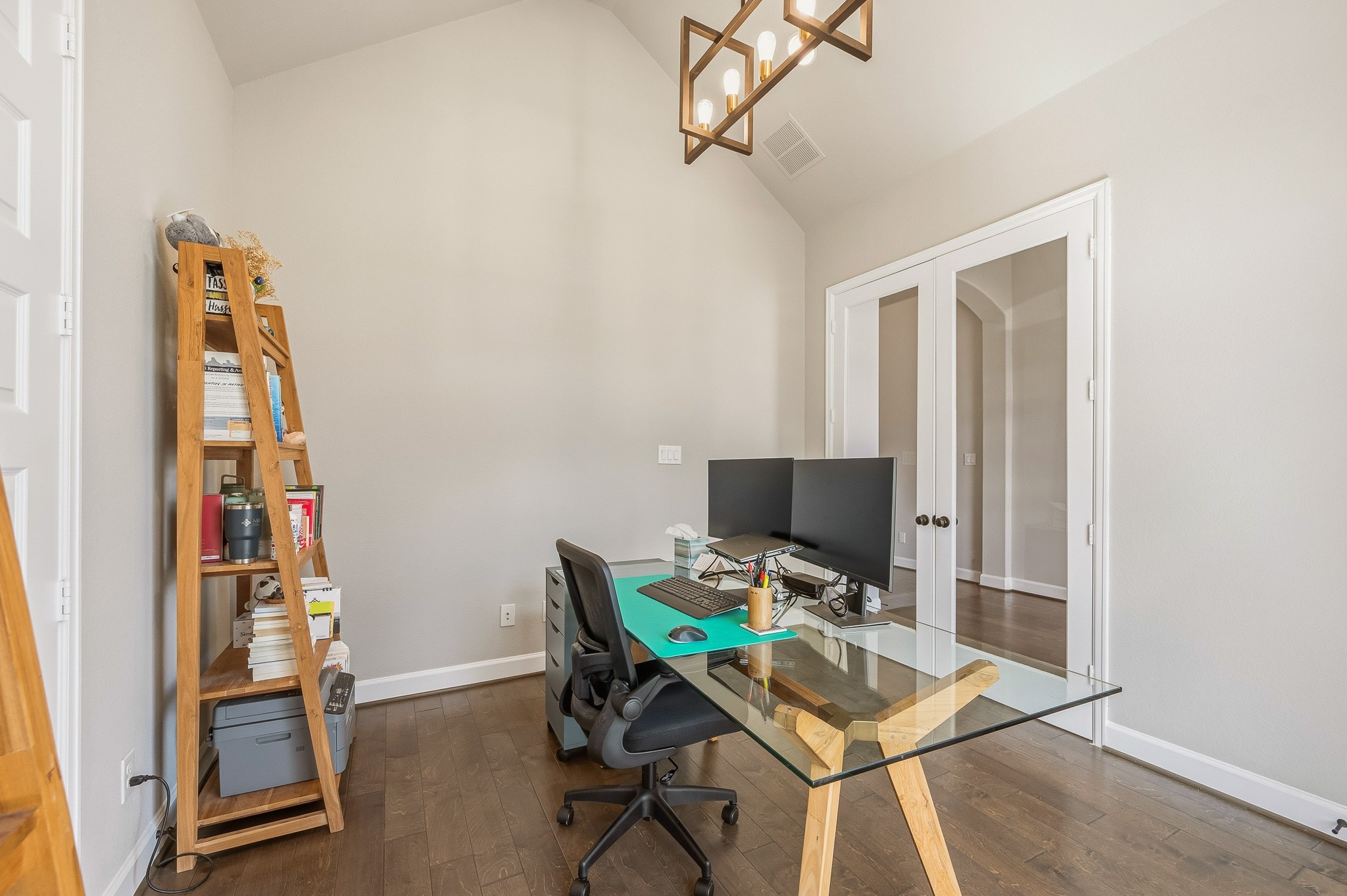 2106 Stargrass Drive Property Photo 11