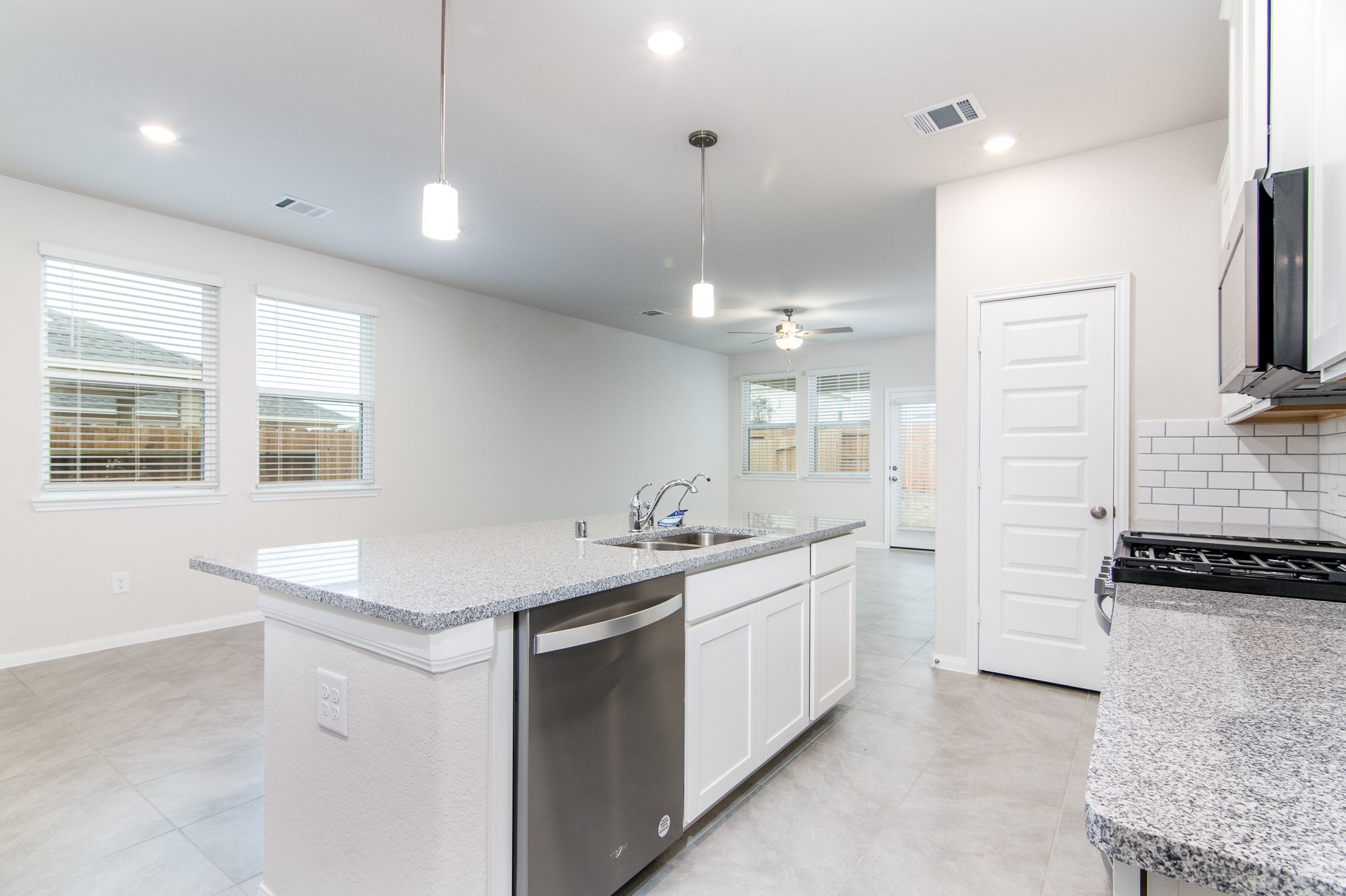 18499 Sunrise Maple Drive Property Photo 7