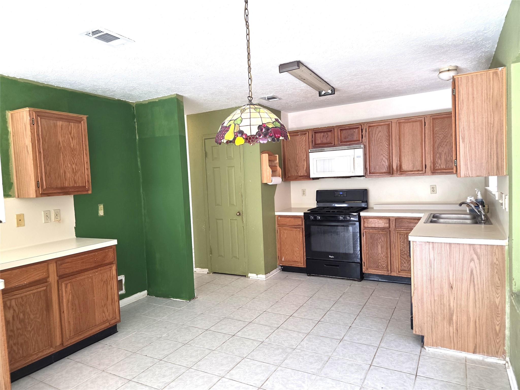 17006 Dusty Mill Drive E Property Photo 12