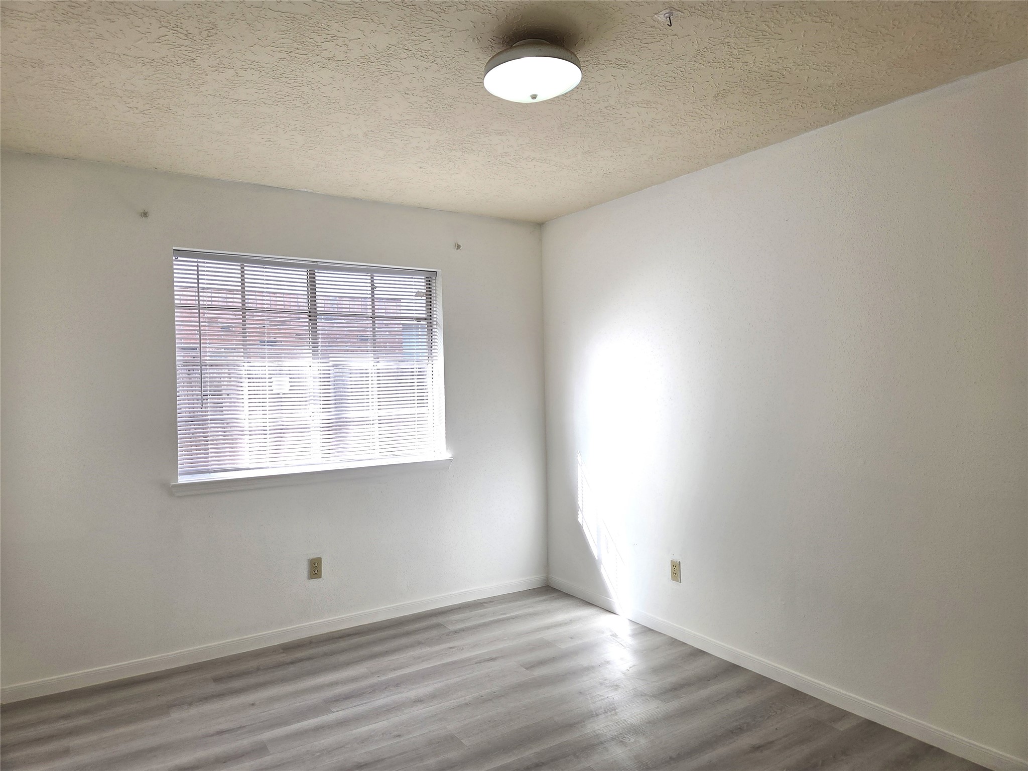 17006 Dusty Mill Drive E Property Photo 32