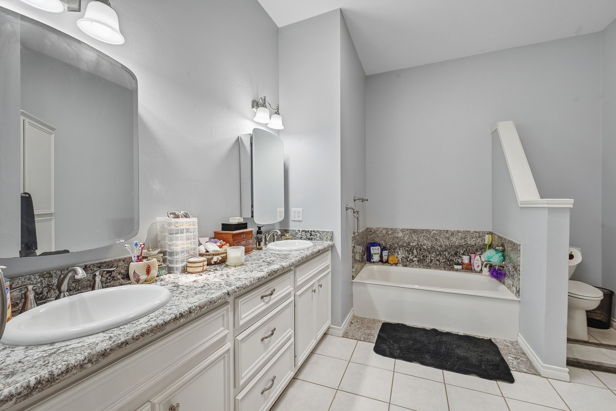 7601 Jones Road Property Photo 13