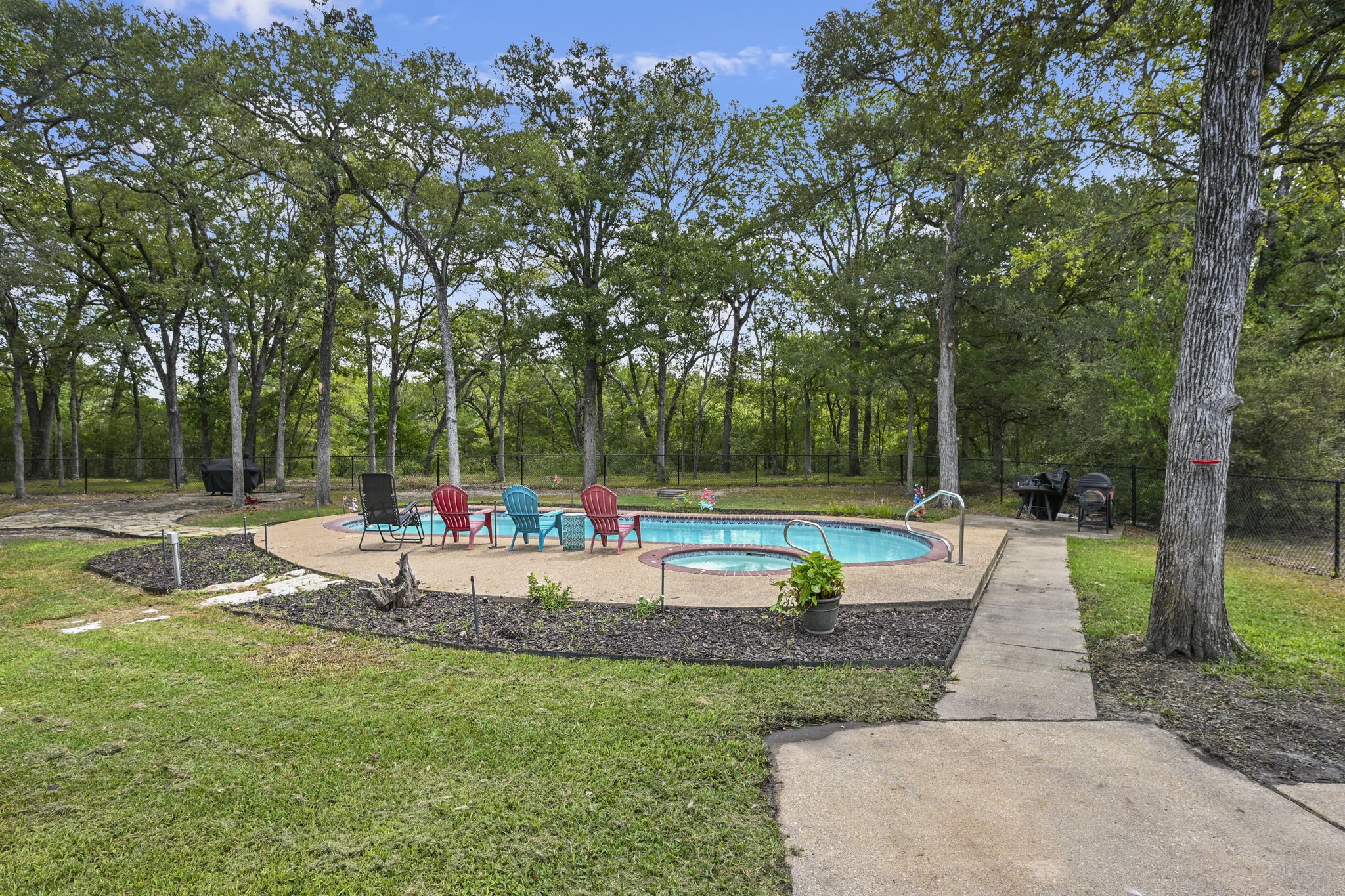 7601 Jones Road Property Photo 22