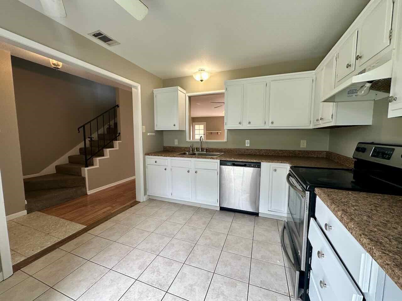 541 Longmeadow Street Property Photo 10