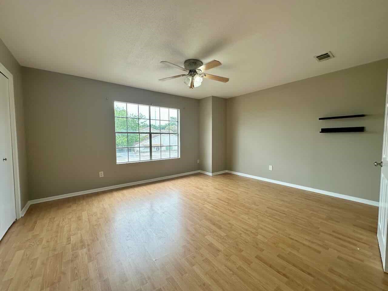541 Longmeadow Street Property Photo 22