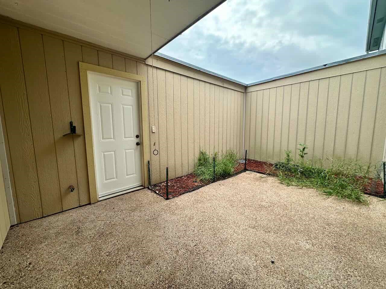 541 Longmeadow Street Property Photo 23