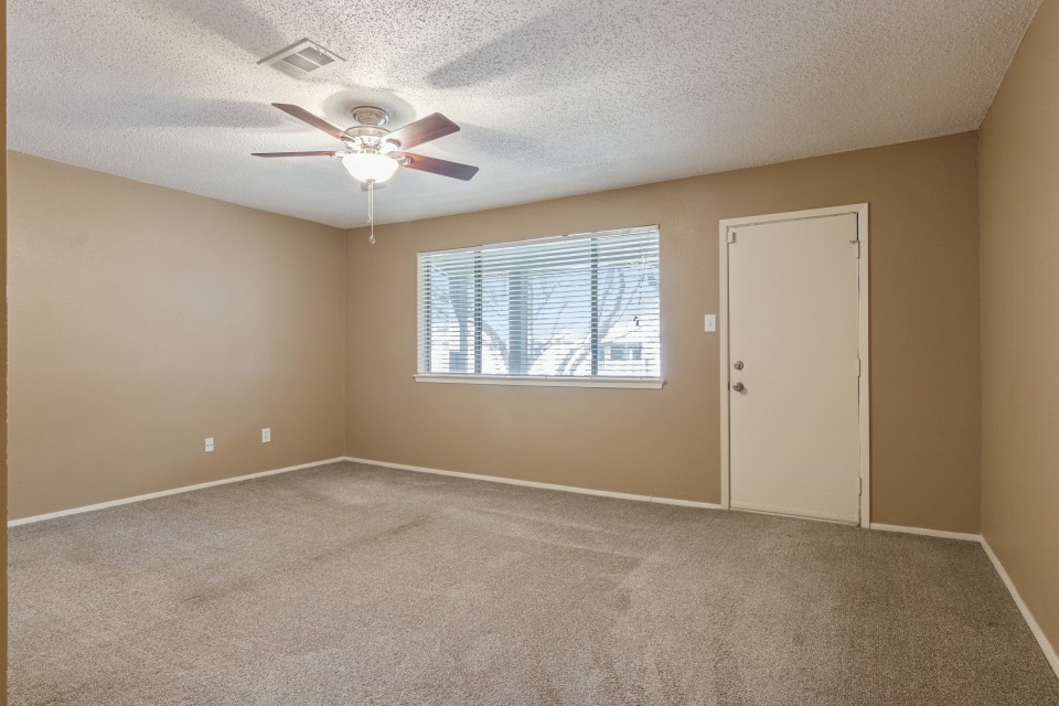 15343 Falmouth Avenue 2 Property Photo 17