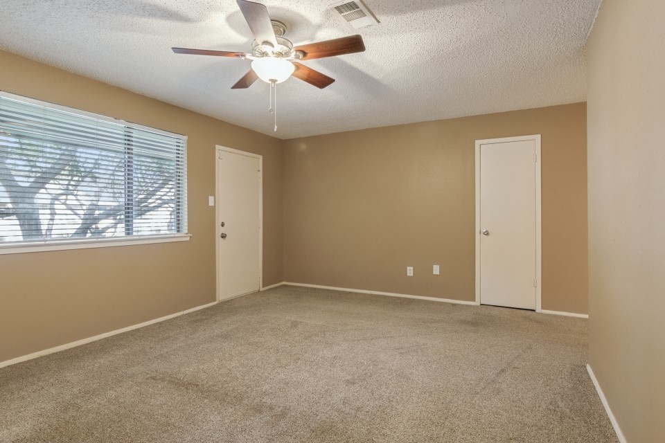 15343 Falmouth Avenue 2 Property Photo 18