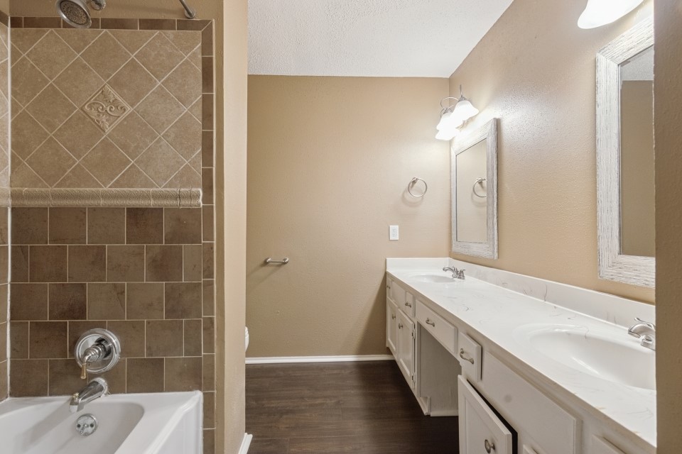 15343 Falmouth Avenue 2 Property Photo 20