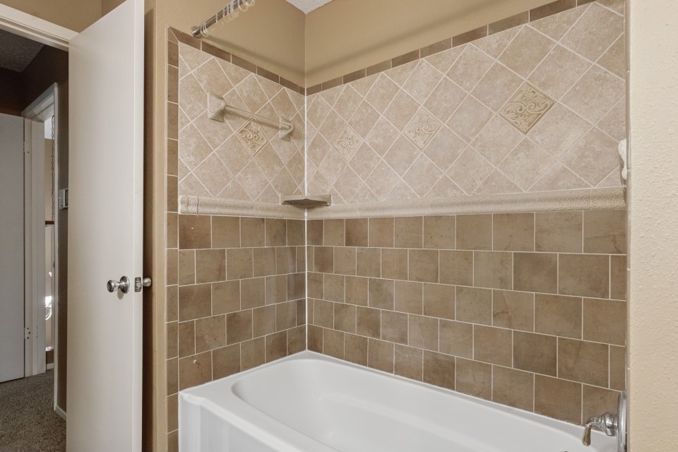 15343 Falmouth Avenue 2 Property Photo 21