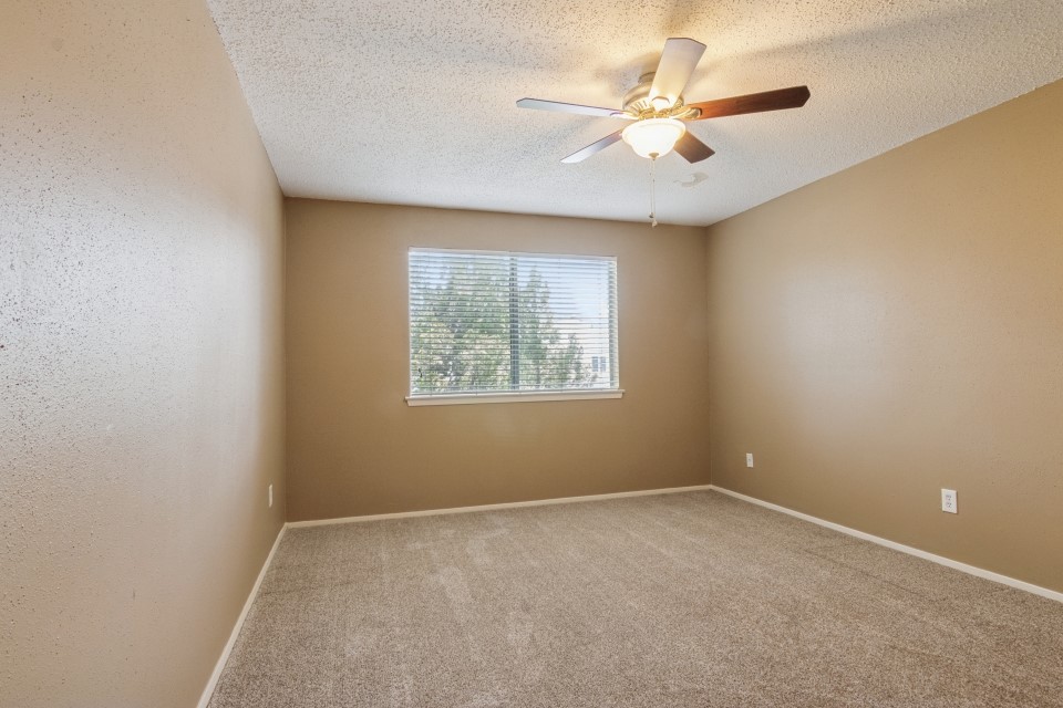 15343 Falmouth Avenue 2 Property Photo 22