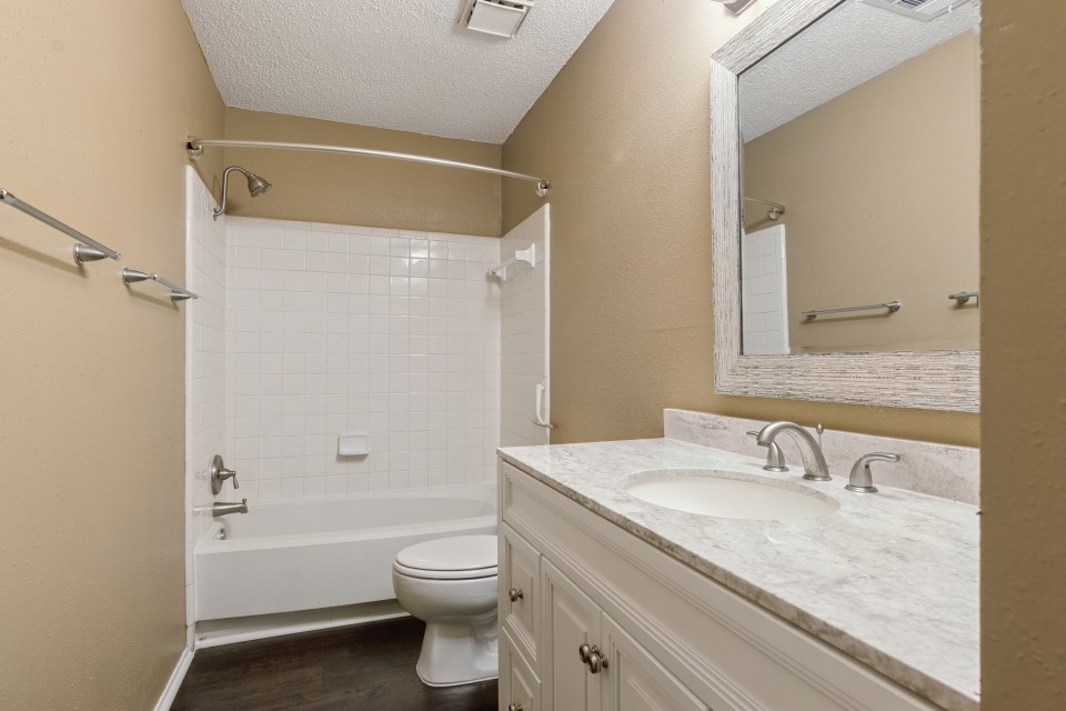 15343 Falmouth Avenue 2 Property Photo 23