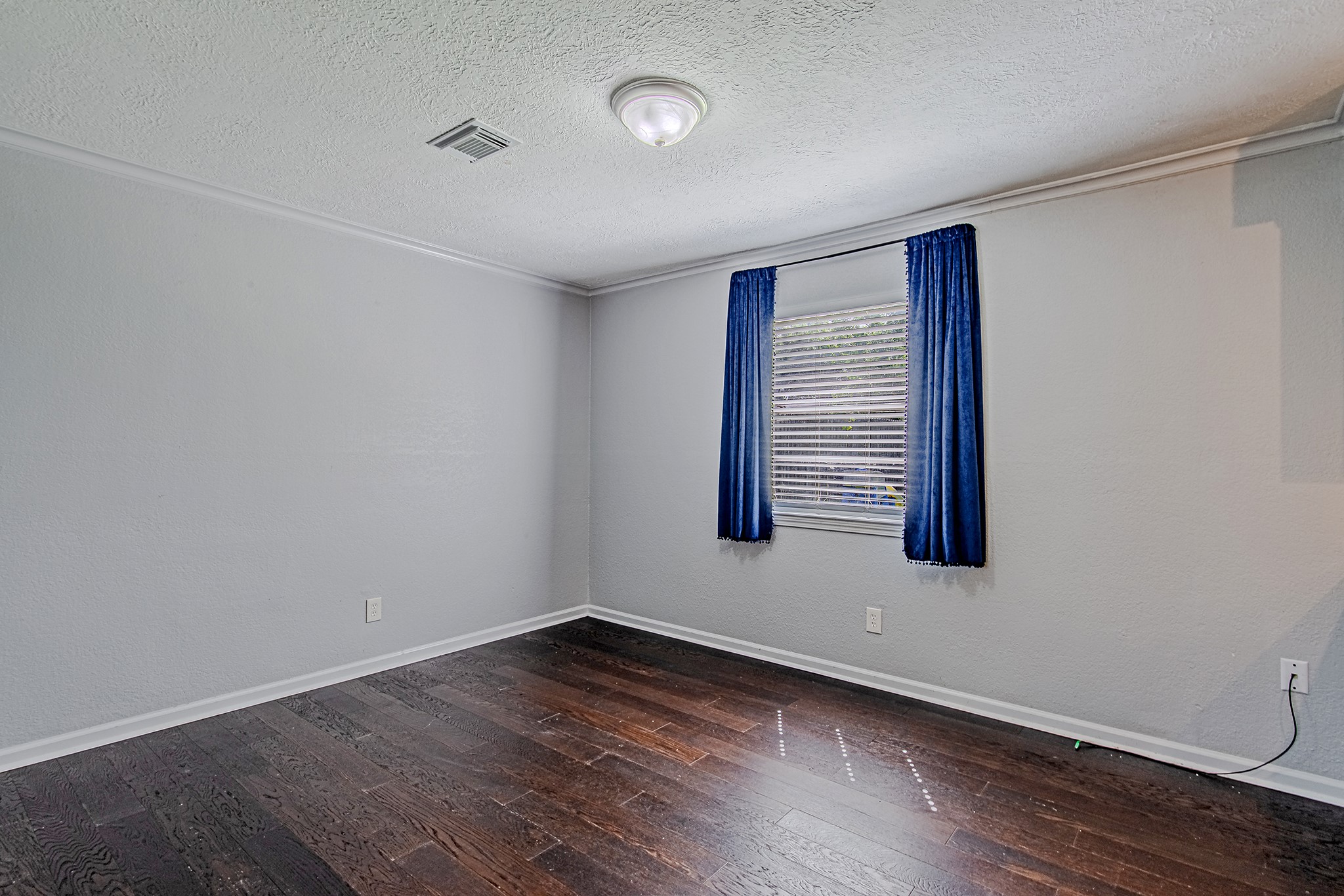 214 Brookdale Drive Property Photo 11