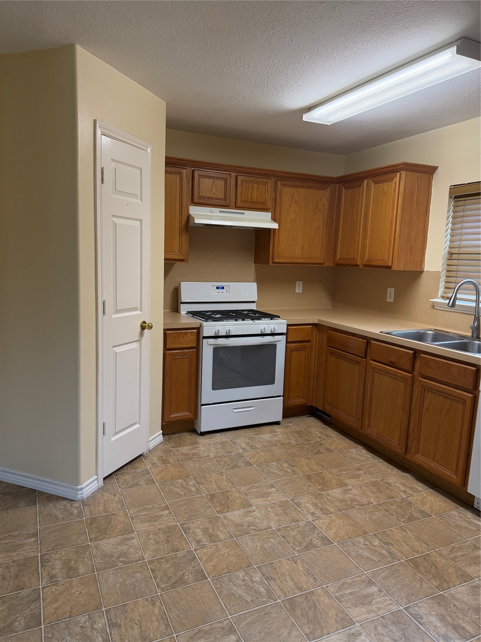 3031 Peerless Pass Ct Property Photo 5