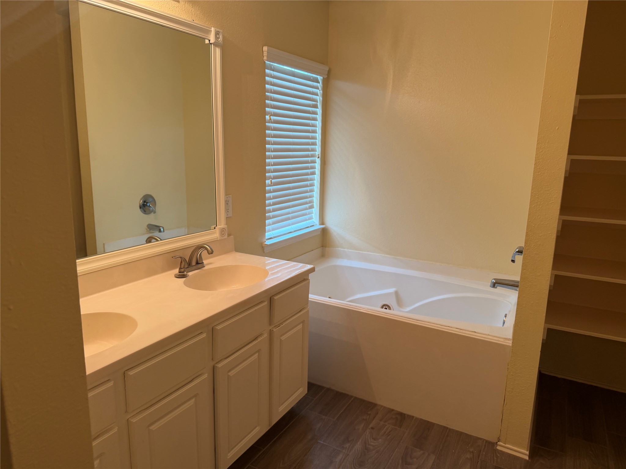 3031 Peerless Pass Ct Property Photo 12