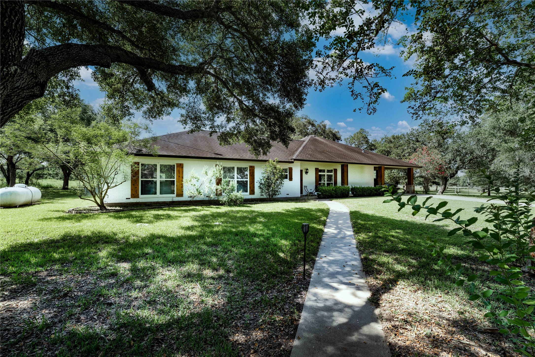 1054 County Road 156 Property Photo 1
