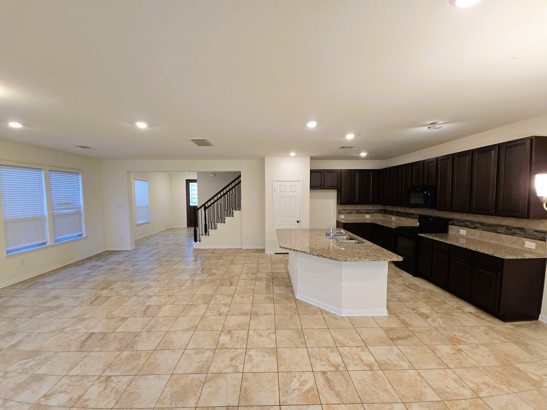 16626 Cliff Vale Court Property Photo 4