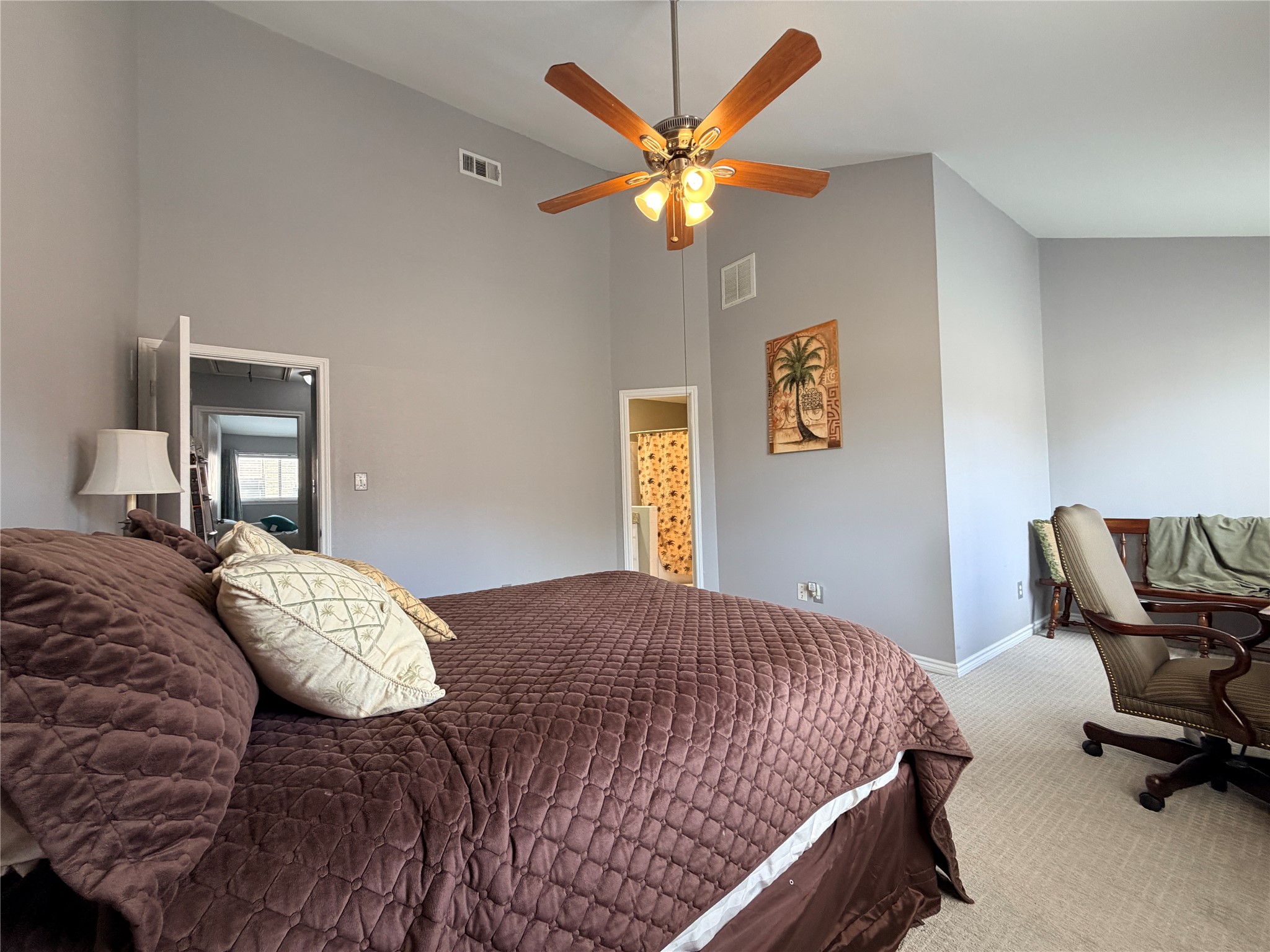 726 Country Place Drive B Property Photo 14