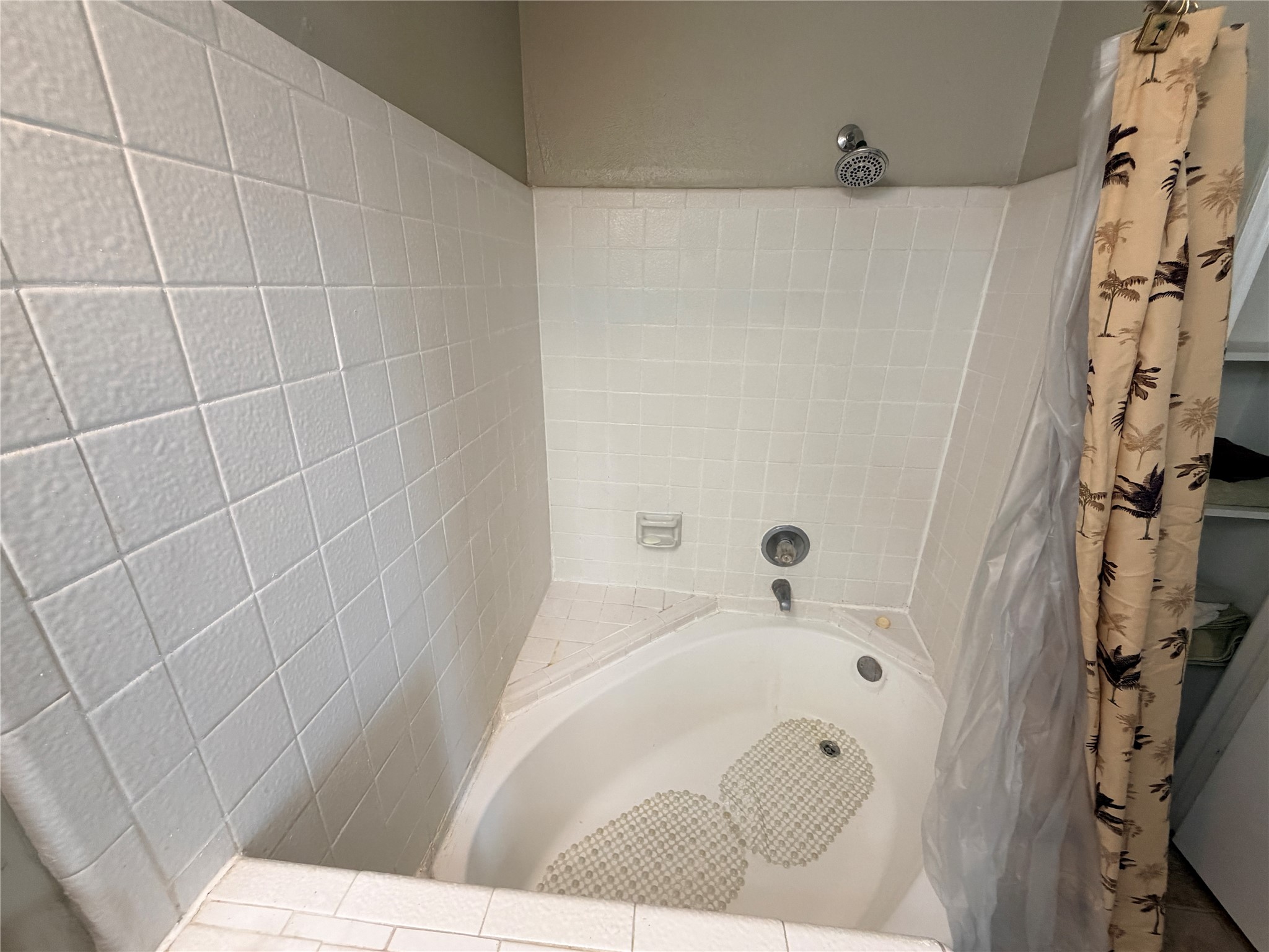 726 Country Place Drive B Property Photo 19