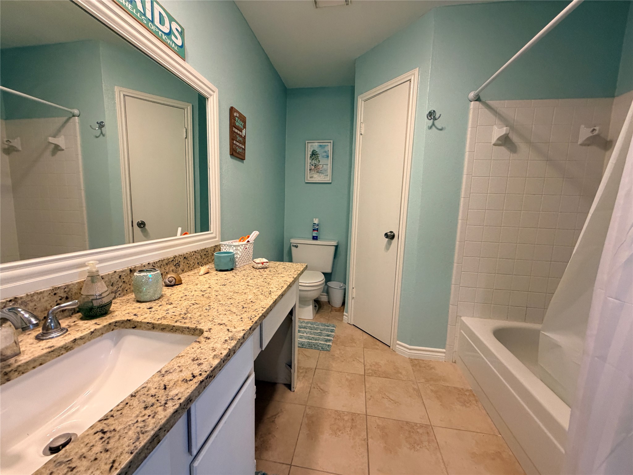 726 Country Place Drive B Property Photo 20