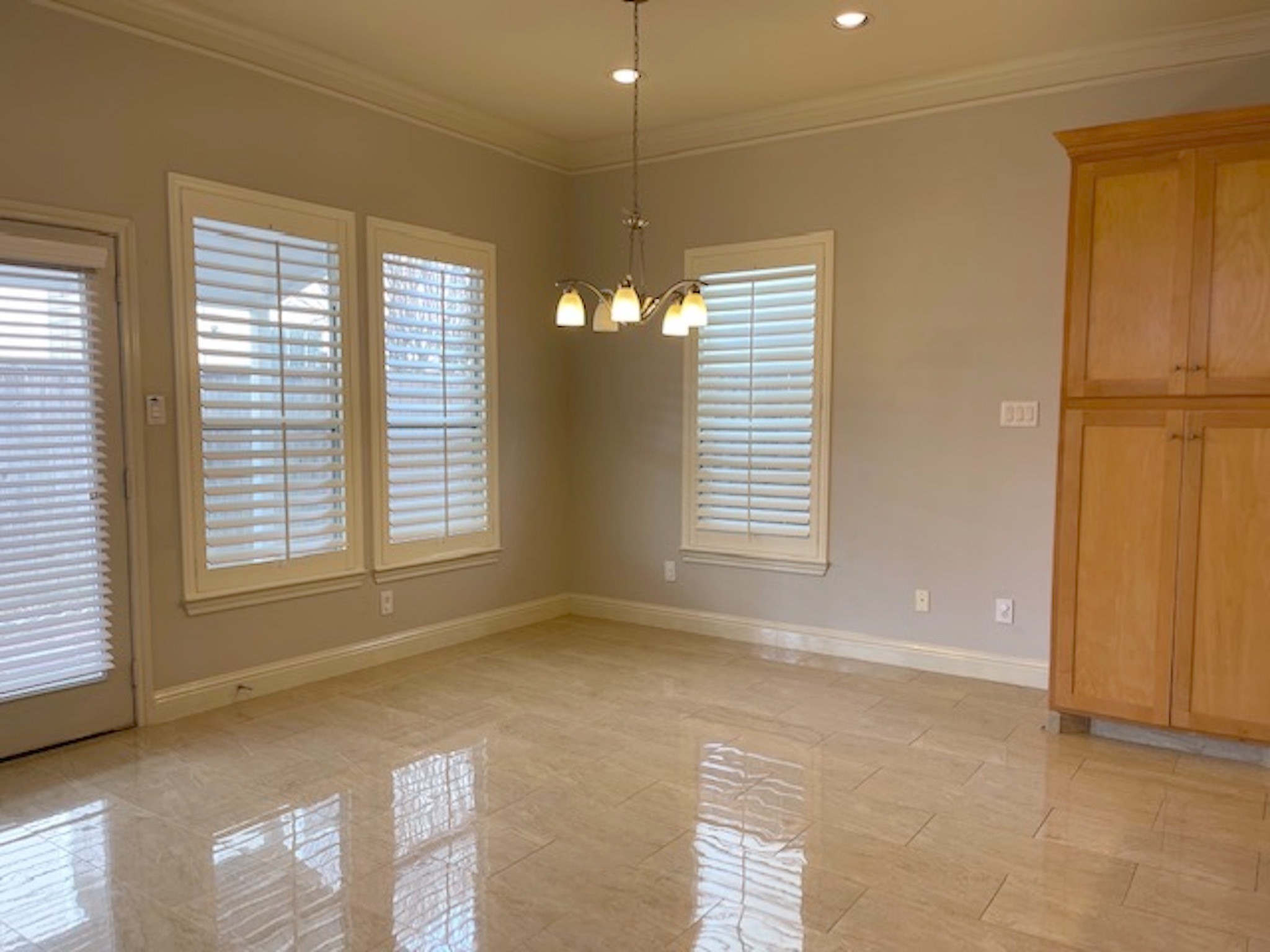 3738 Elizabeth Court Property Photo 8