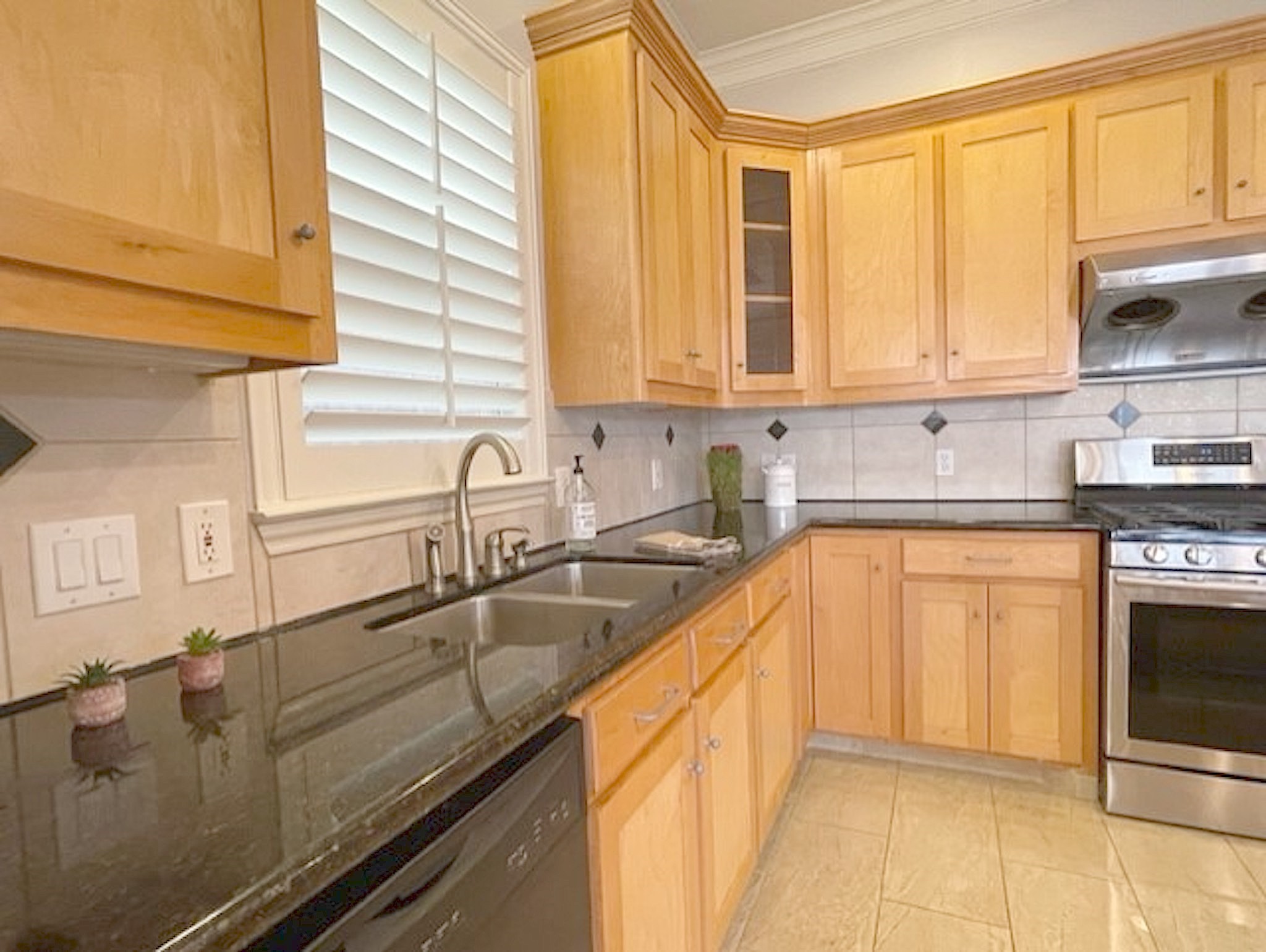 3738 Elizabeth Court Property Photo 10