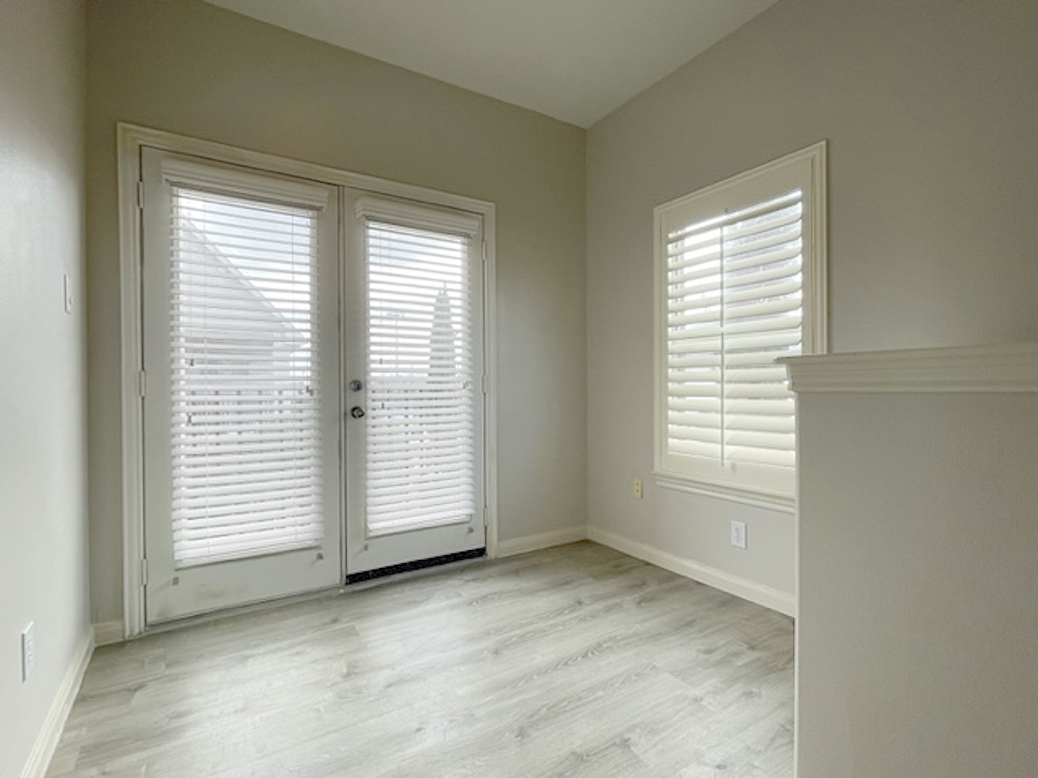 3738 Elizabeth Court Property Photo 17
