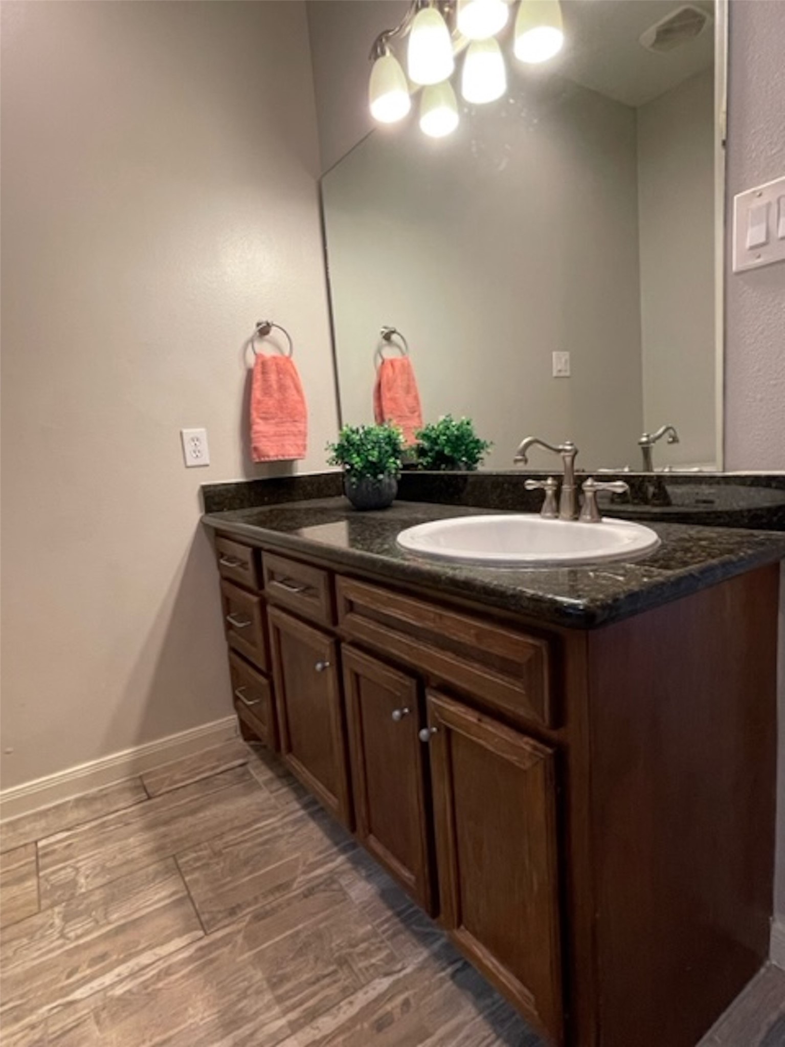 3738 Elizabeth Court Property Photo 25