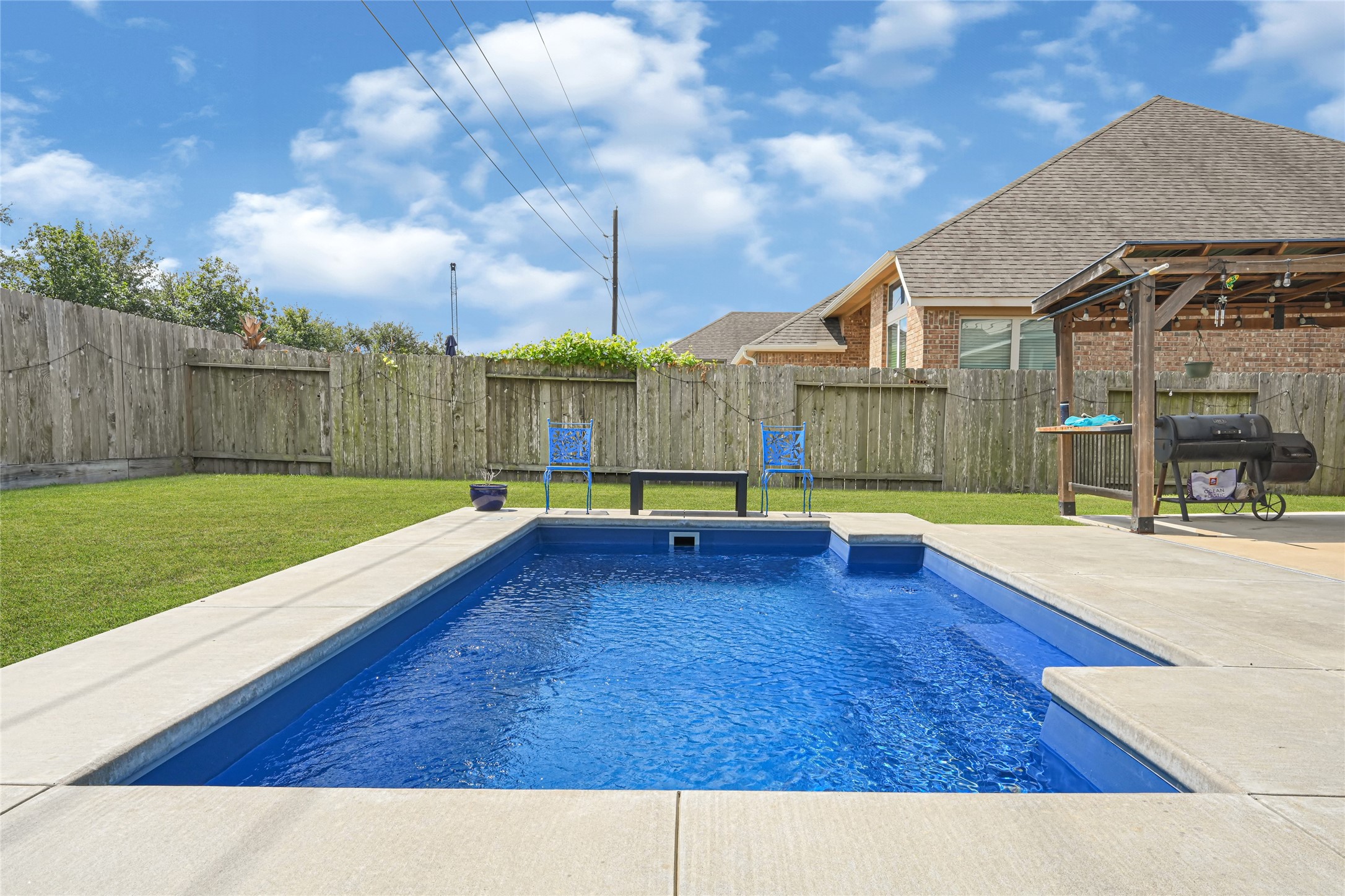 19422 Lake Ridge Drive Property Photo 4