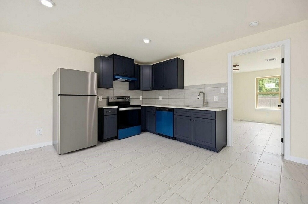 14704 Ohara Drive A Property Photo 3