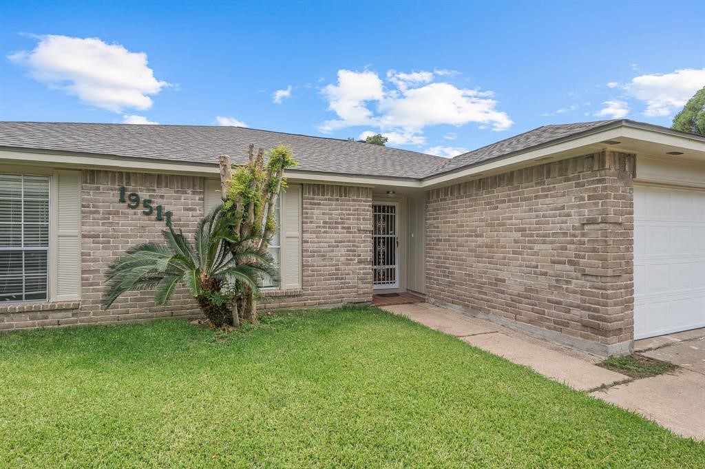 19511 Westhaven Drive Property Photo 3