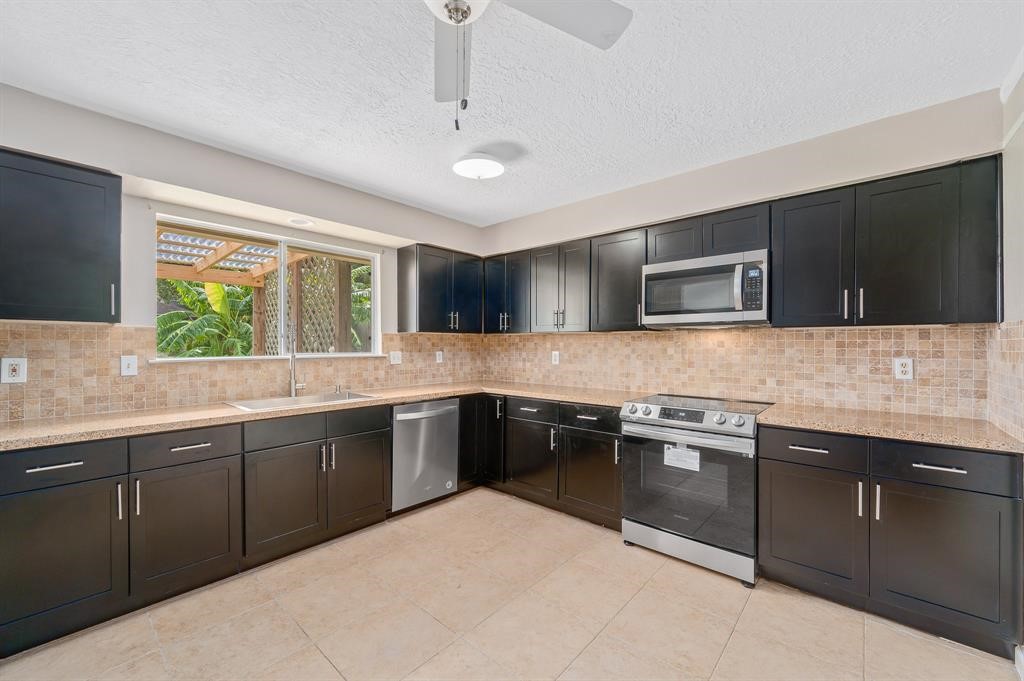 19511 Westhaven Drive Property Photo 11