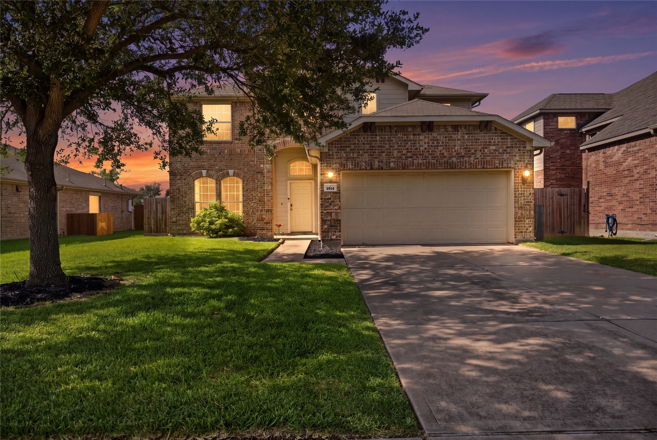 9114 Creekside Court Property Photo 1