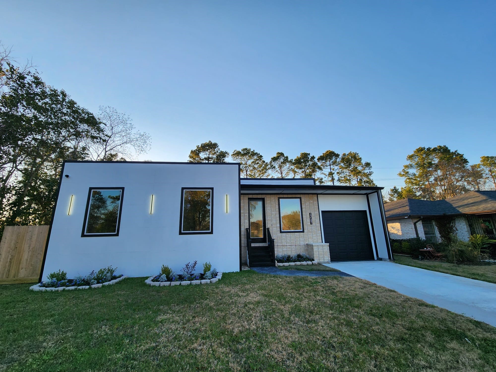 12107 Haroldson Forest Drive Property Photo 4