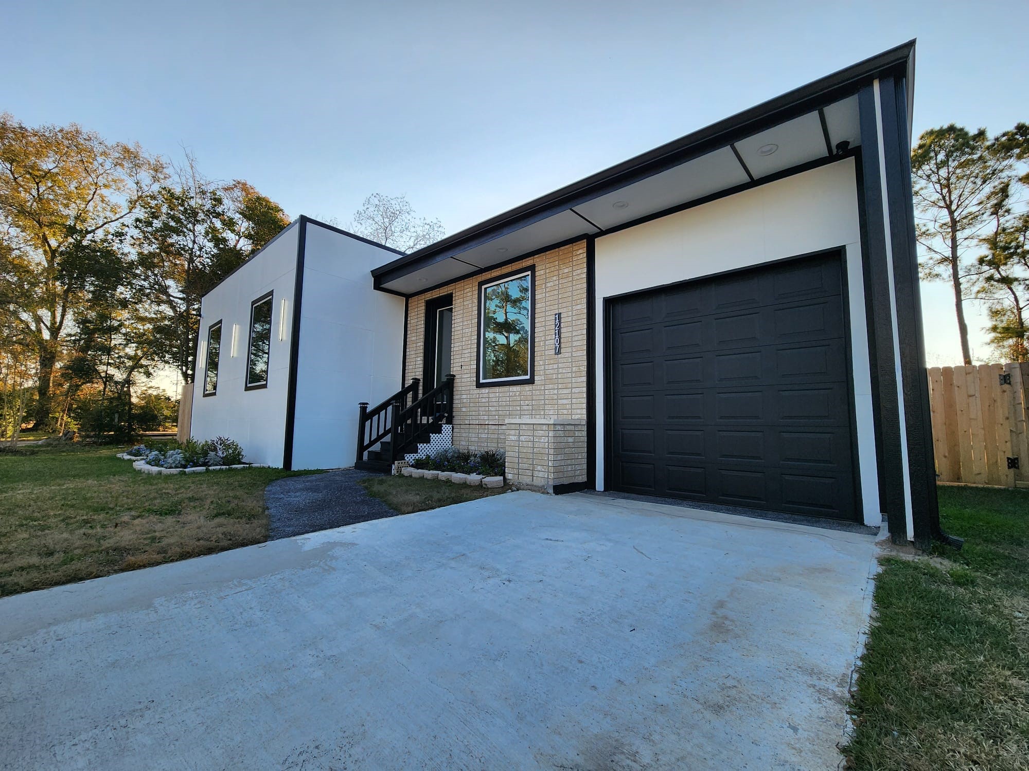 12107 Haroldson Forest Drive Property Photo 9